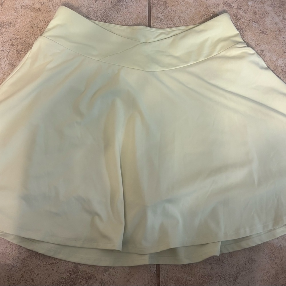 Fabletics Light Yellow Skirt Size Large